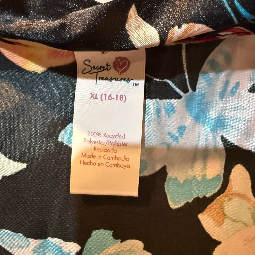 Secret Treasures Satin Cropped Pj Set Butterflies XL BNWT - Picture 10 of 13